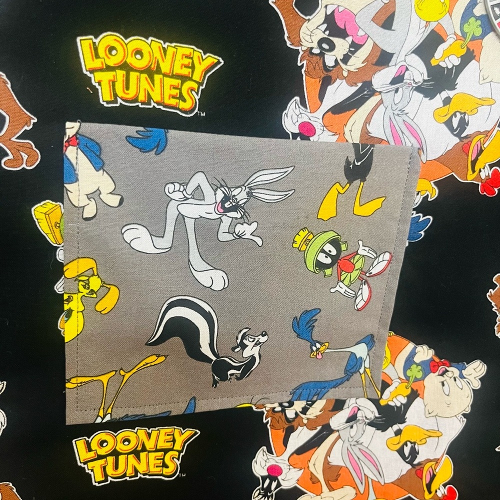 LOONEY TUNE CHARACTERS CHILDS APRON